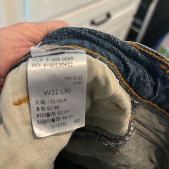 Levi Signature Bootcut Jeans.  Size 32x30 - Picture 4 of 6